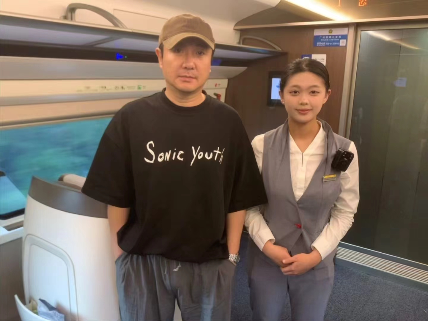 1733448762402608.jpg 15fa22183f950419b593e20fe927552.jpg